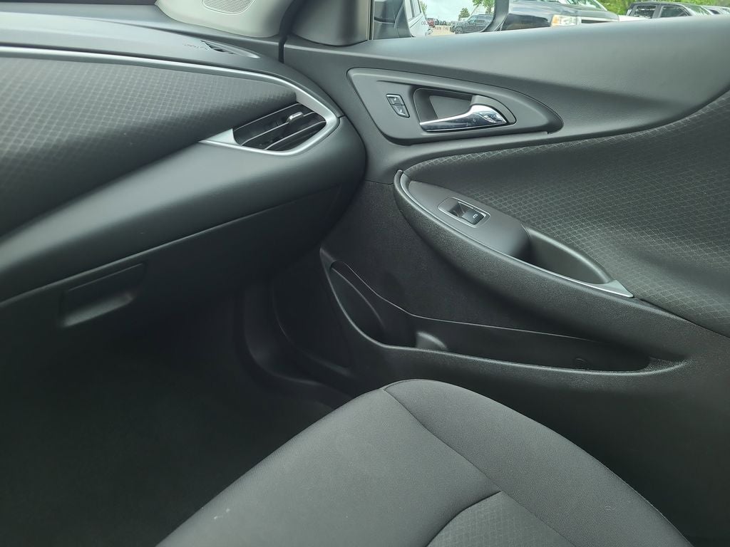 2025 Chevrolet Malibu LS 1LS