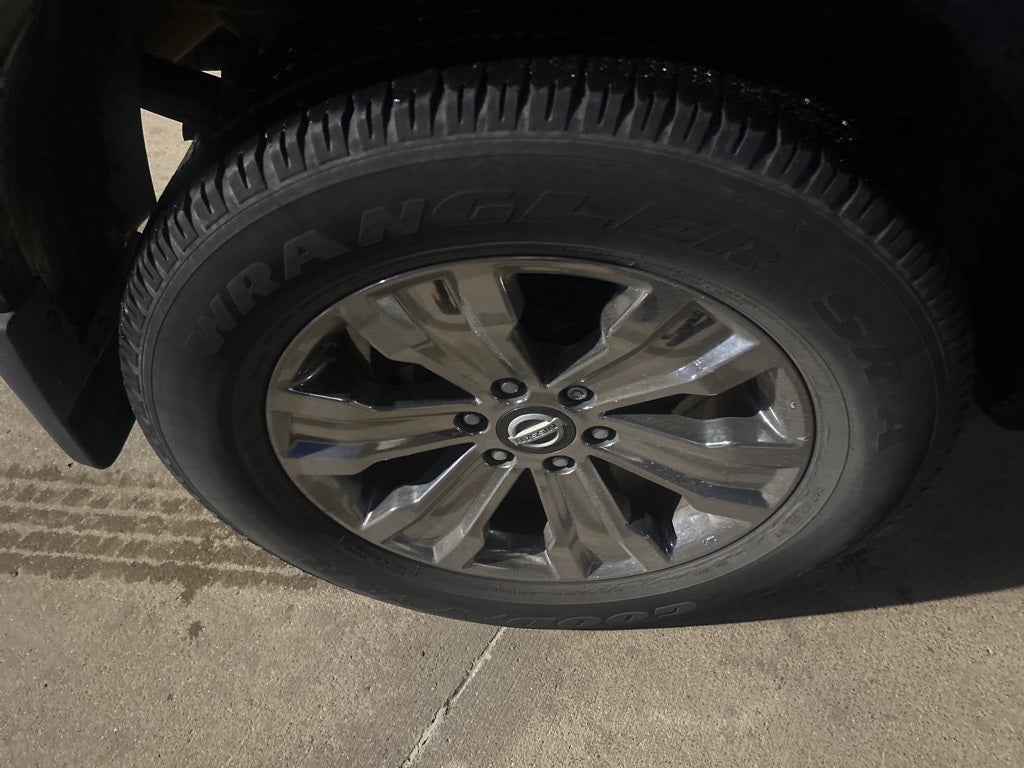 2017 Nissan Titan SV