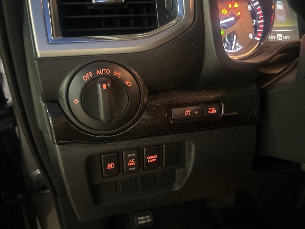 2017 Nissan Titan SV