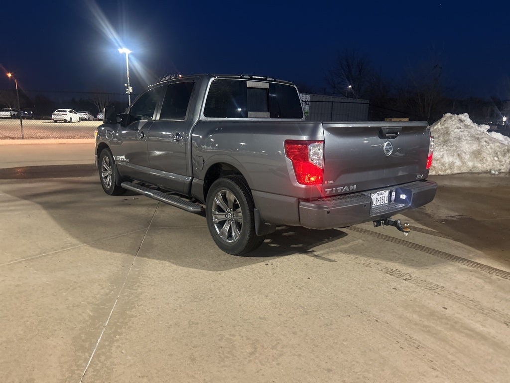 2017 Nissan Titan SV