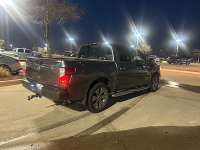 2017 Nissan Titan SV