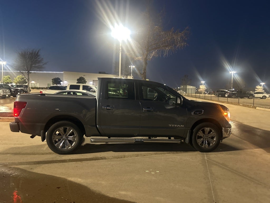 2017 Nissan Titan SV