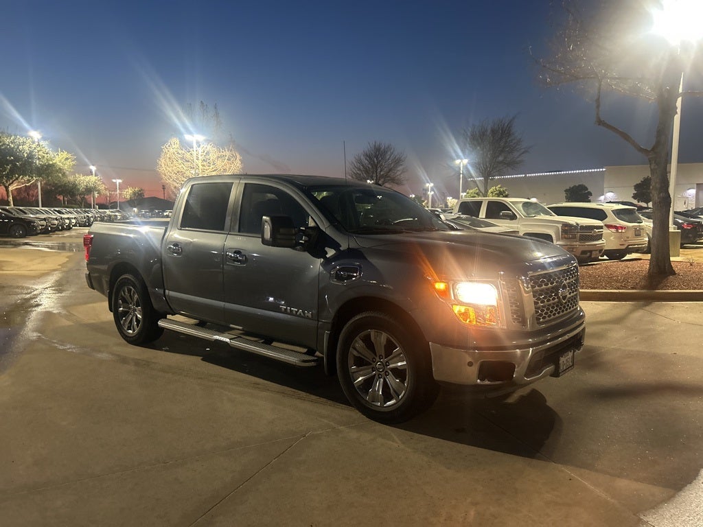 2017 Nissan Titan SV