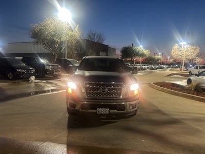 2017 Nissan Titan SV