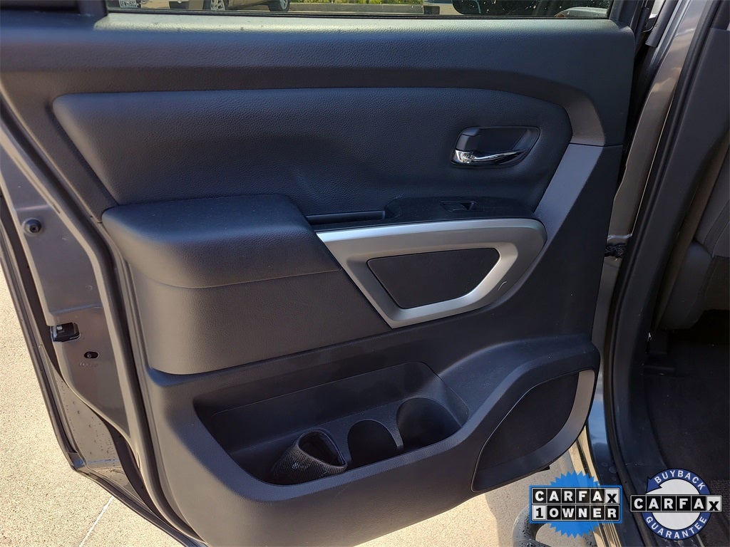 2023 Nissan Titan SV