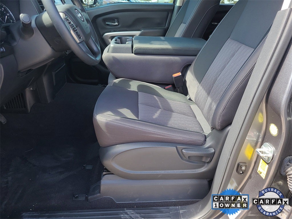 2023 Nissan Titan SV