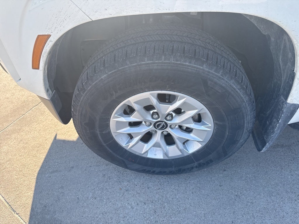 2024 Nissan Frontier SV