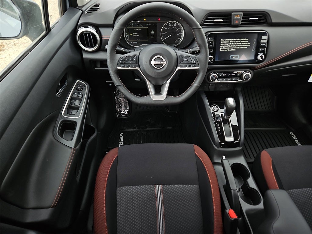 2025 Nissan Versa 1.6 SR