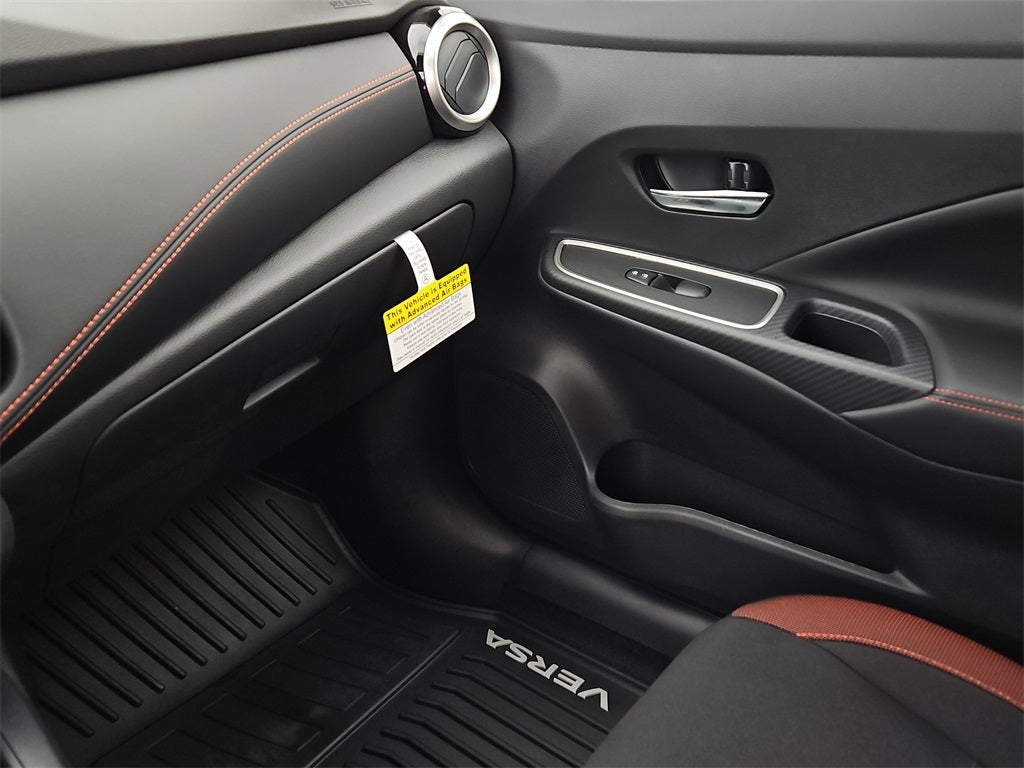 2025 Nissan Versa 1.6 SR