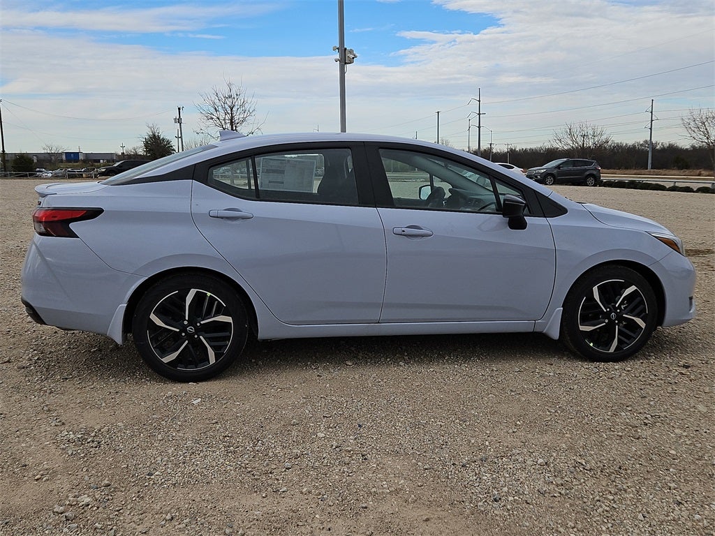 2025 Nissan Versa 1.6 SR