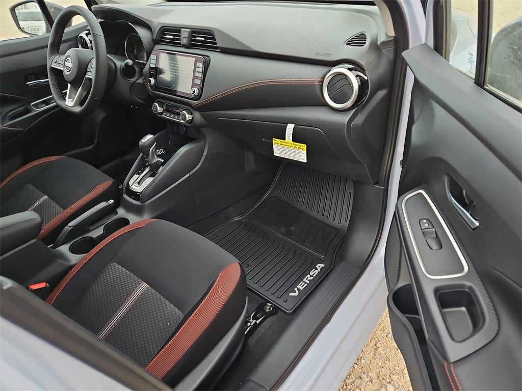 2025 Nissan Versa 1.6 SR