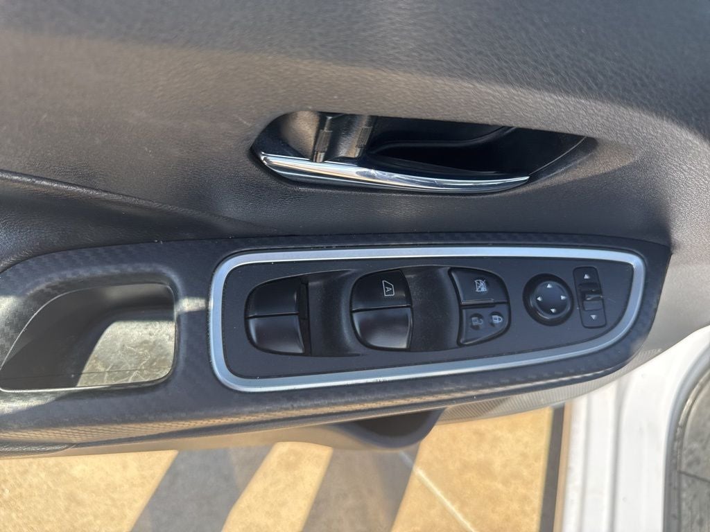 2024 Nissan Versa 1.6 SR