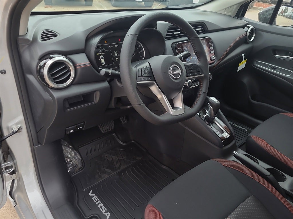 2025 Nissan Versa 1.6 SR