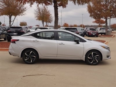 2025 Nissan Versa 1.6 SR