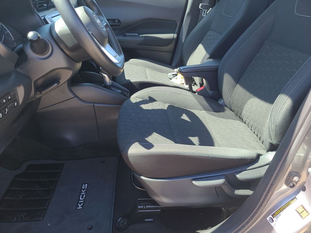 2022 Nissan Kicks S