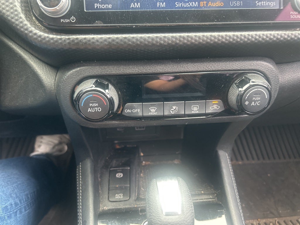 2022 Nissan Kicks SV