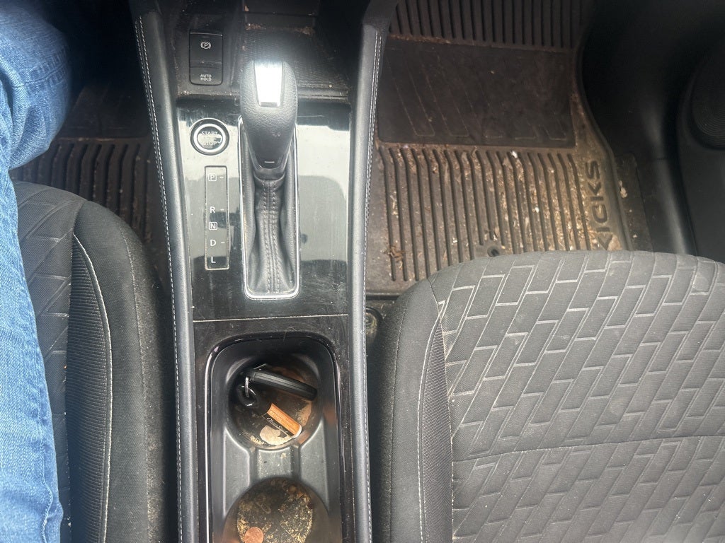 2022 Nissan Kicks SV