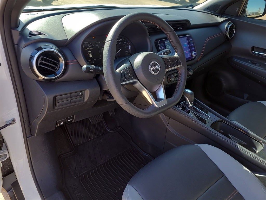2023 Nissan Kicks SR