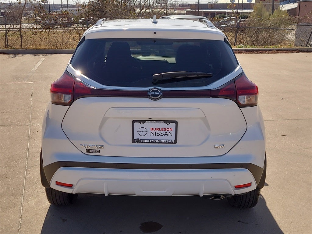 2023 Nissan Kicks SR