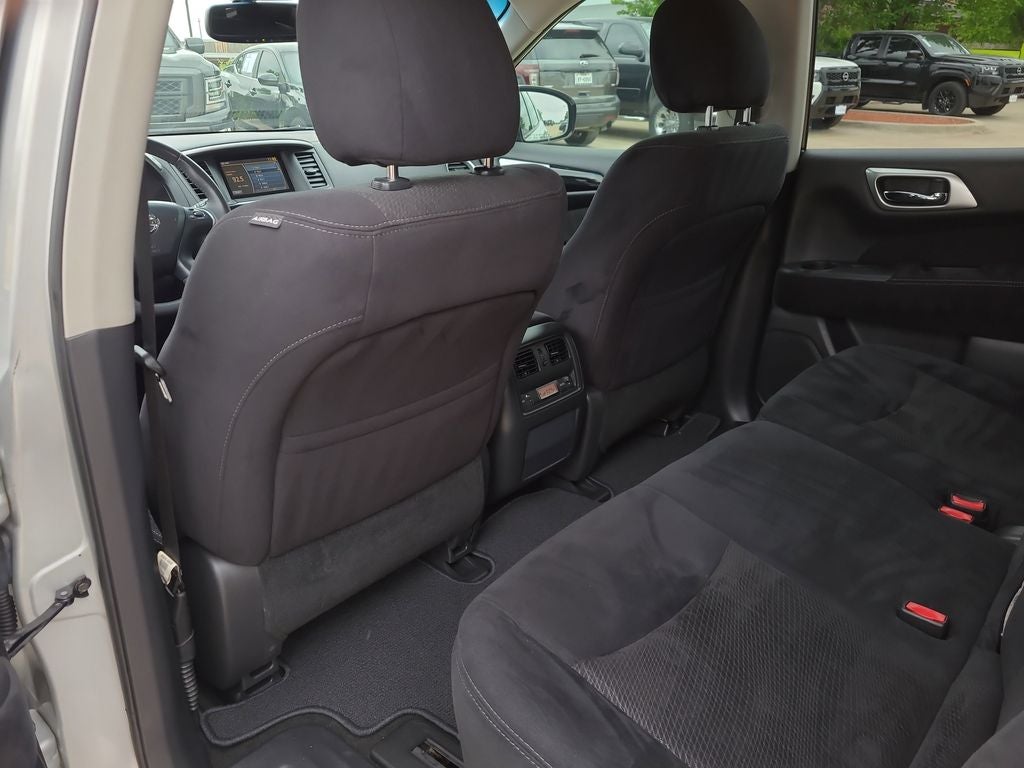 2015 Nissan Pathfinder SV