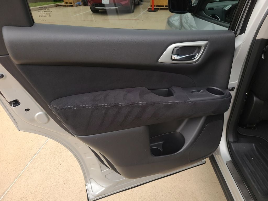 2015 Nissan Pathfinder SV