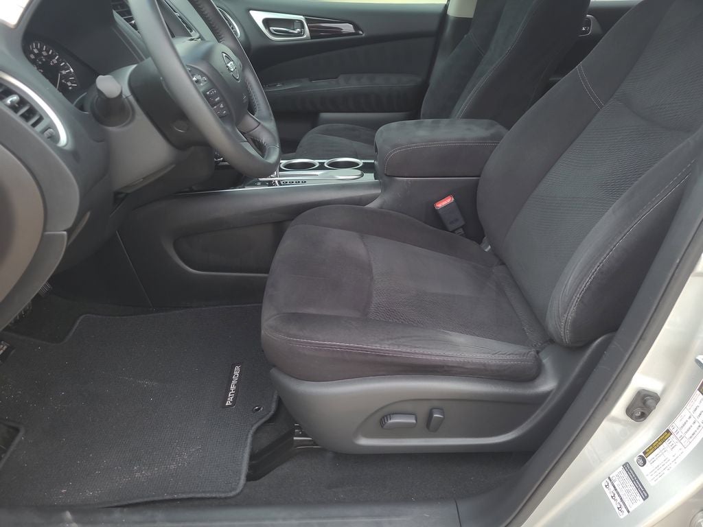 2015 Nissan Pathfinder SV