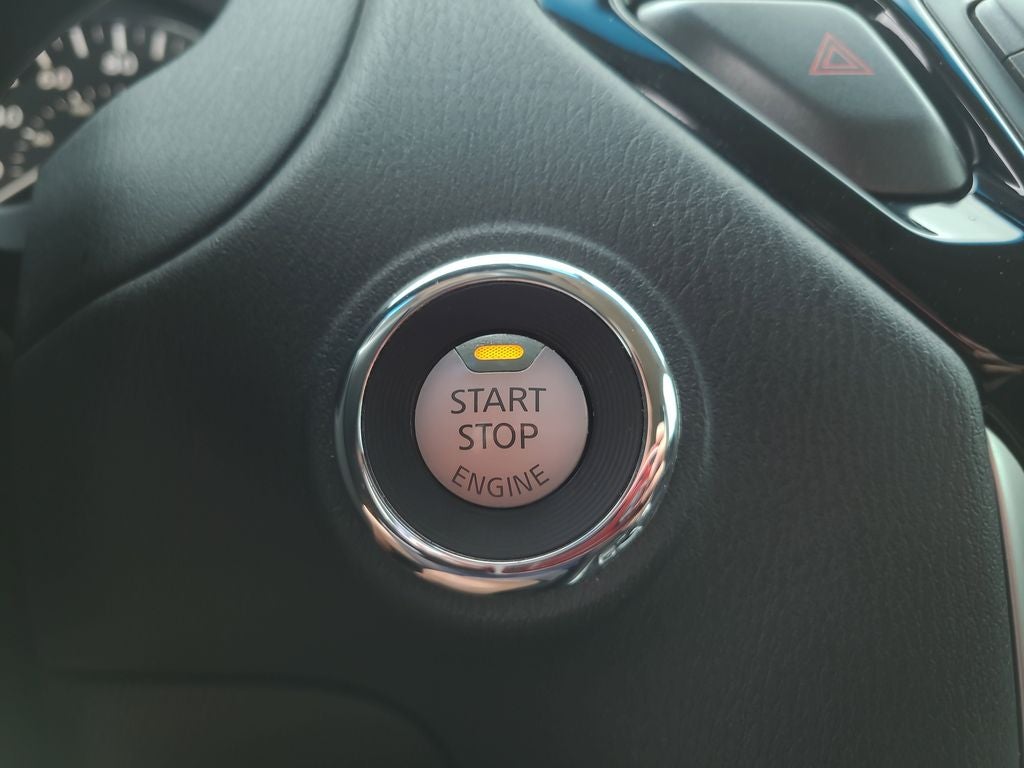 2015 Nissan Pathfinder SV