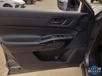 2023 Nissan Pathfinder S