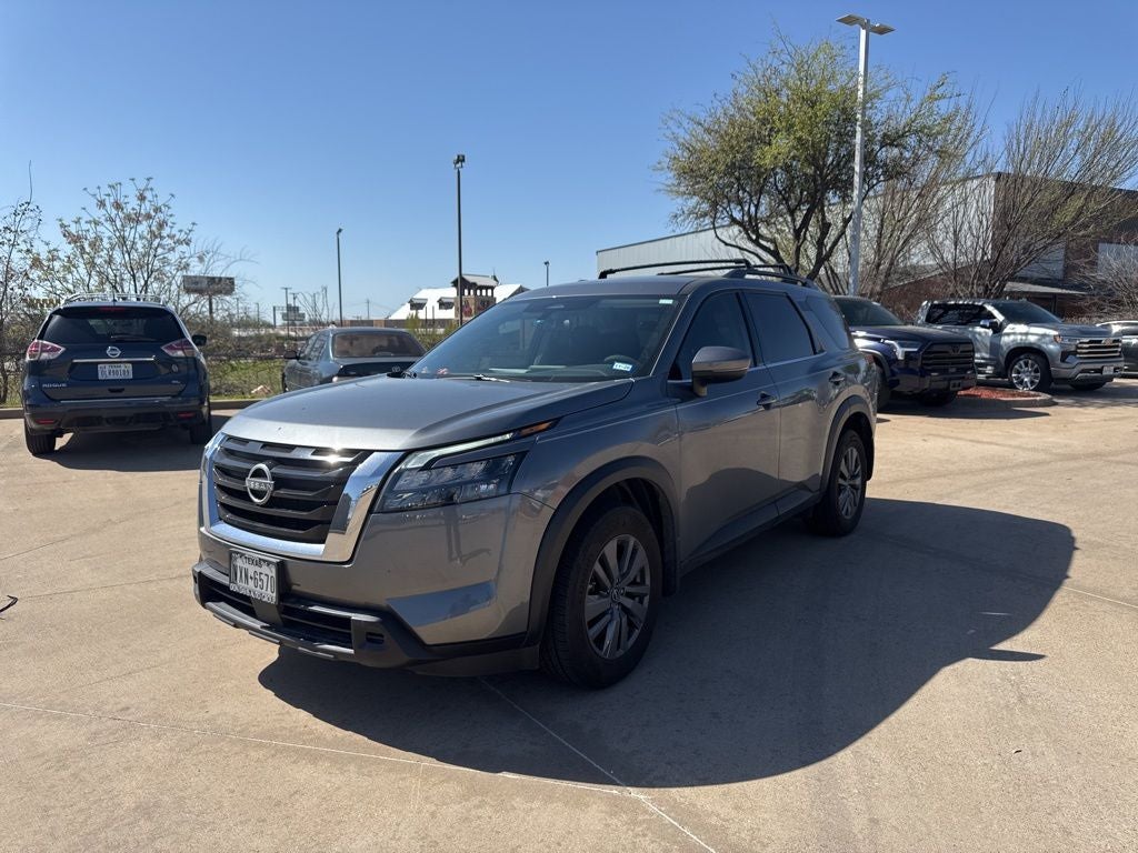 2024 Nissan Pathfinder SV