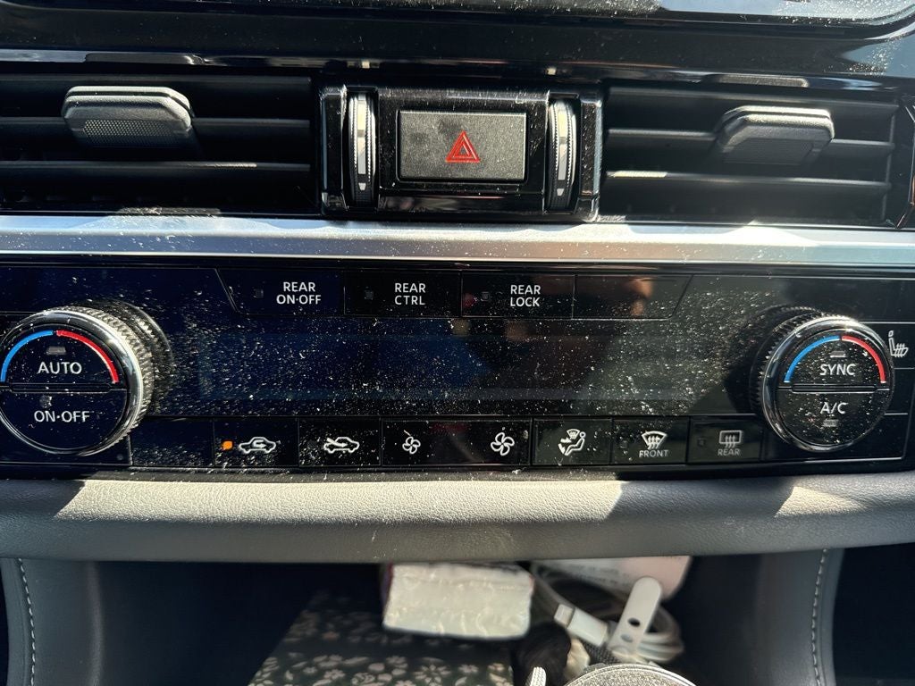 2024 Nissan Pathfinder SV