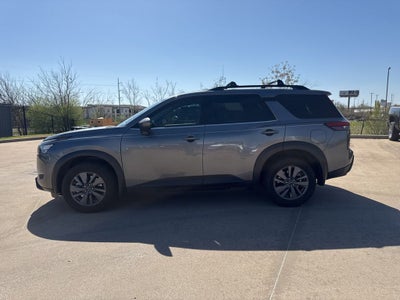 2024 Nissan Pathfinder SV