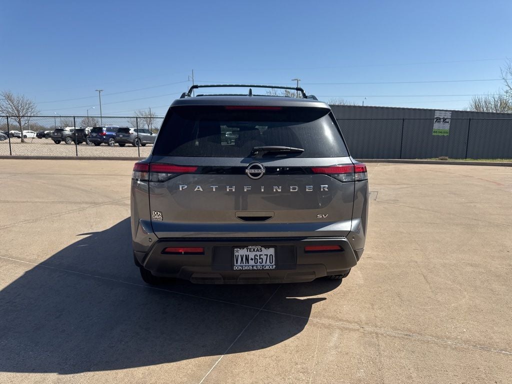 2024 Nissan Pathfinder SV