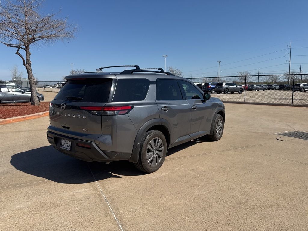 2024 Nissan Pathfinder SV