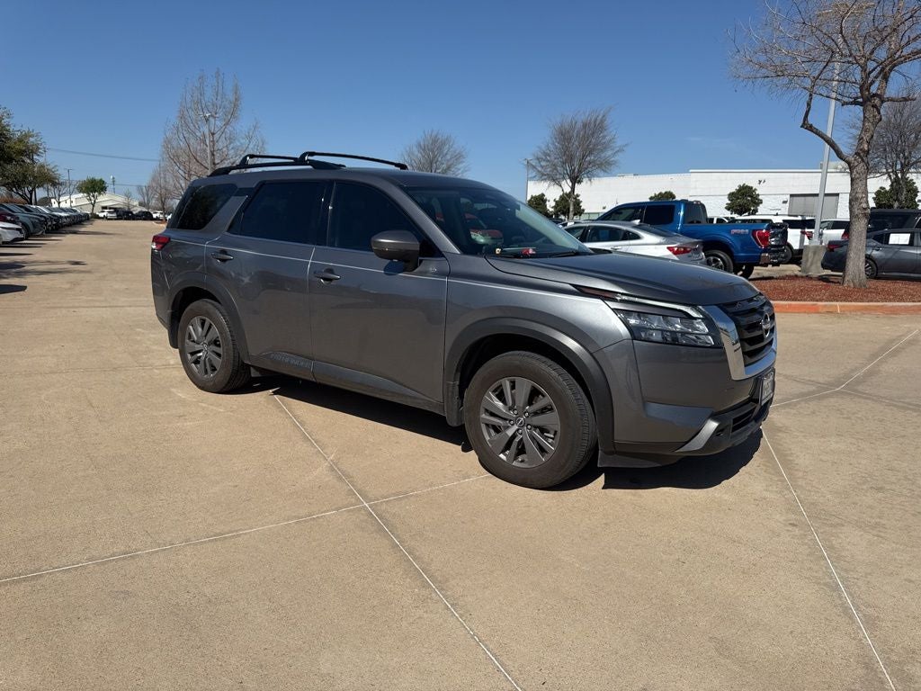 2024 Nissan Pathfinder SV