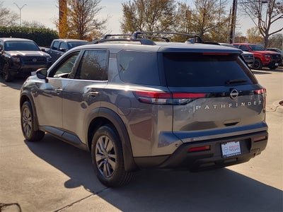 2025 Nissan Pathfinder SV