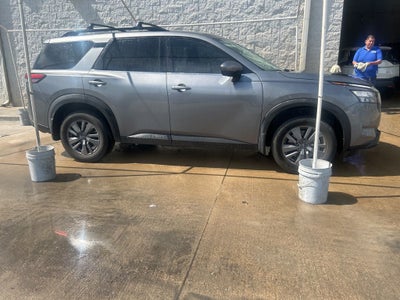 2024 Nissan Pathfinder SV