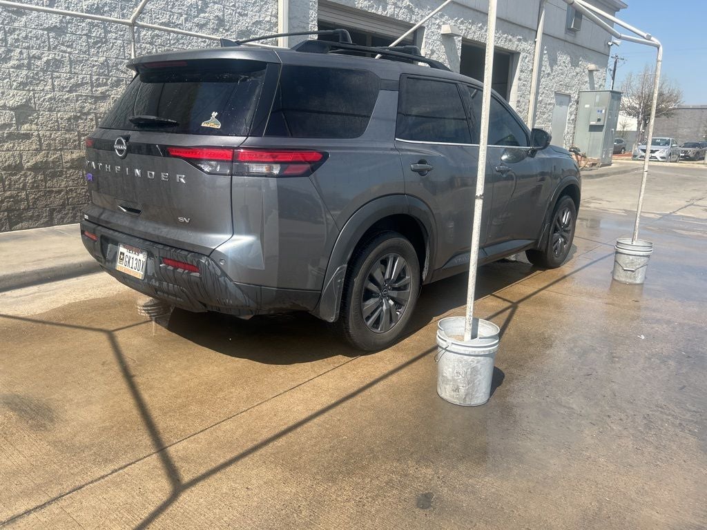 2024 Nissan Pathfinder SV