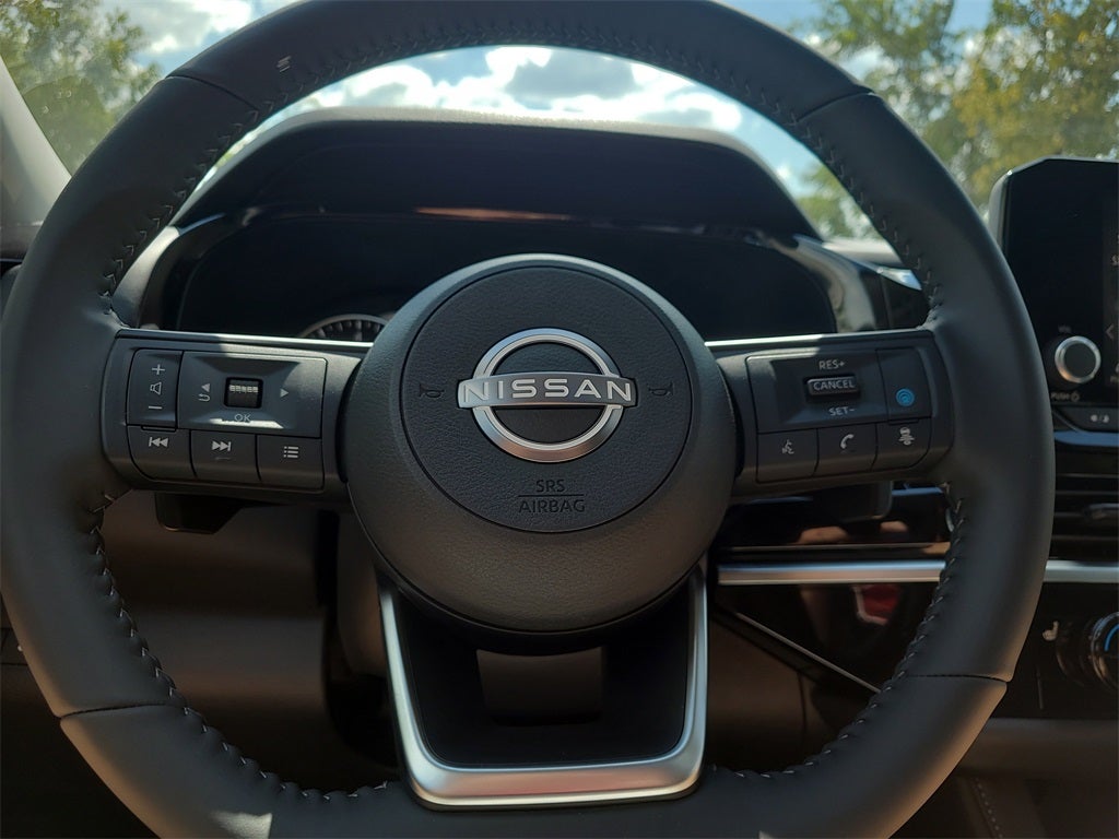 2025 Nissan Pathfinder SV