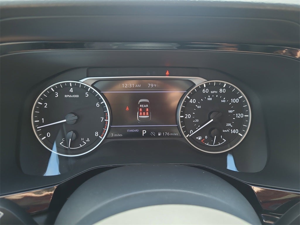 2025 Nissan Pathfinder SV