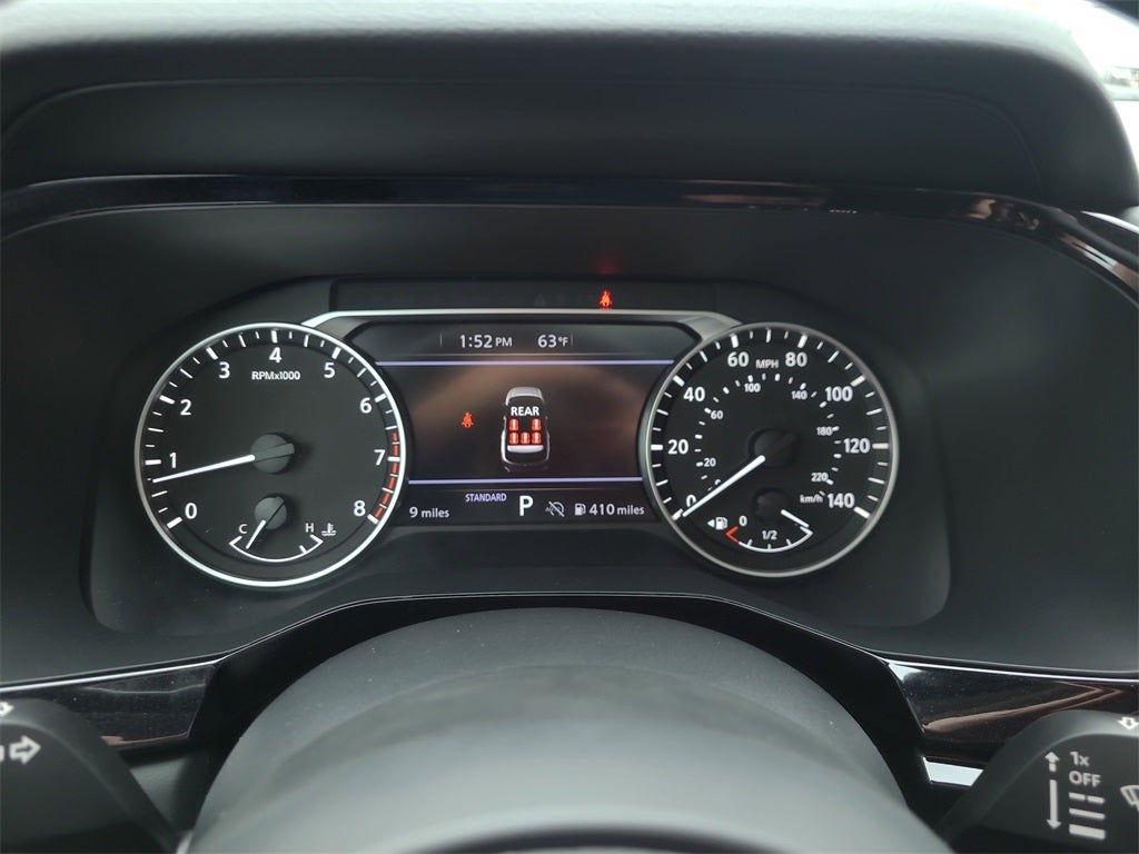 2025 Nissan Pathfinder SV