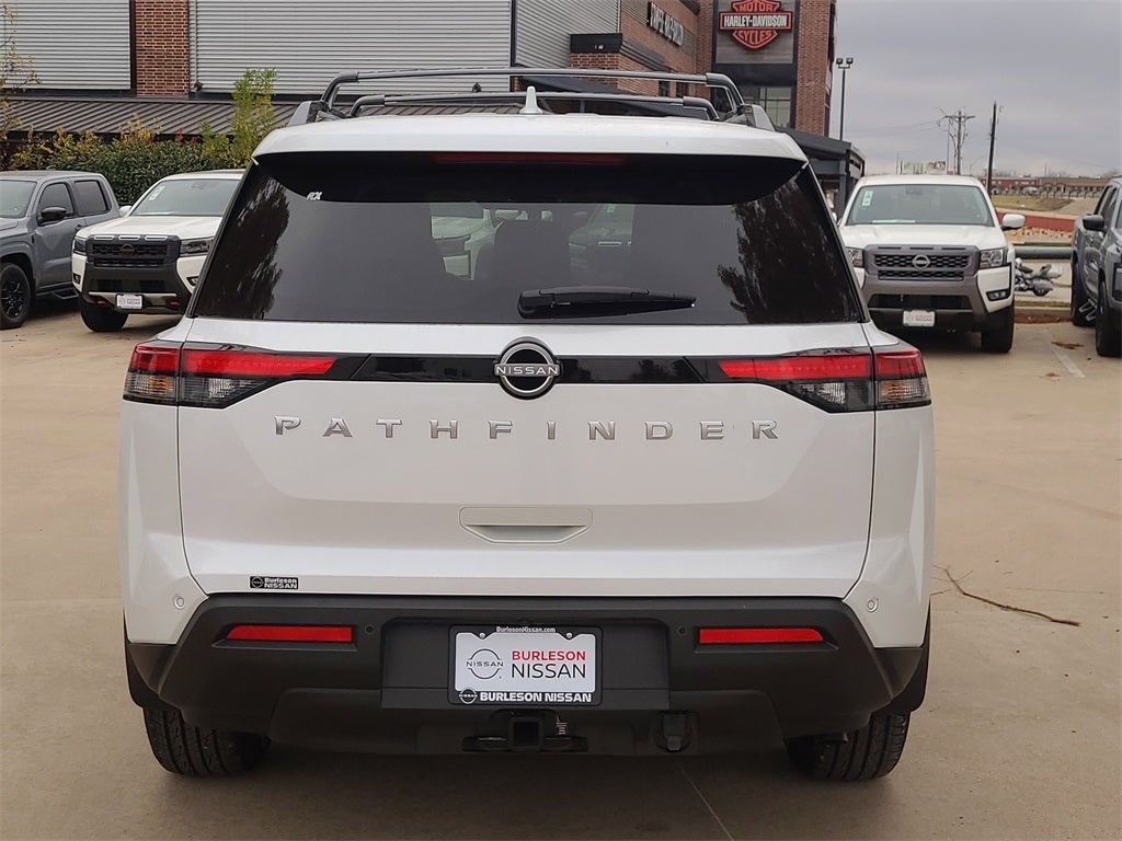 2025 Nissan Pathfinder SV