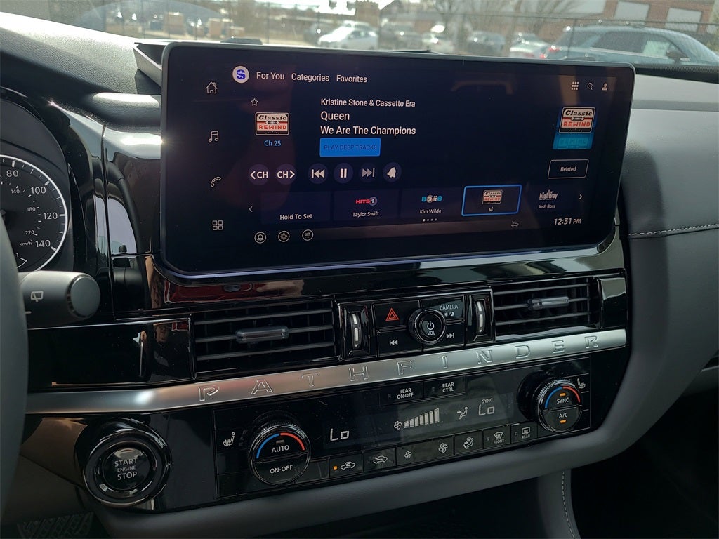 2026 Nissan Pathfinder SV