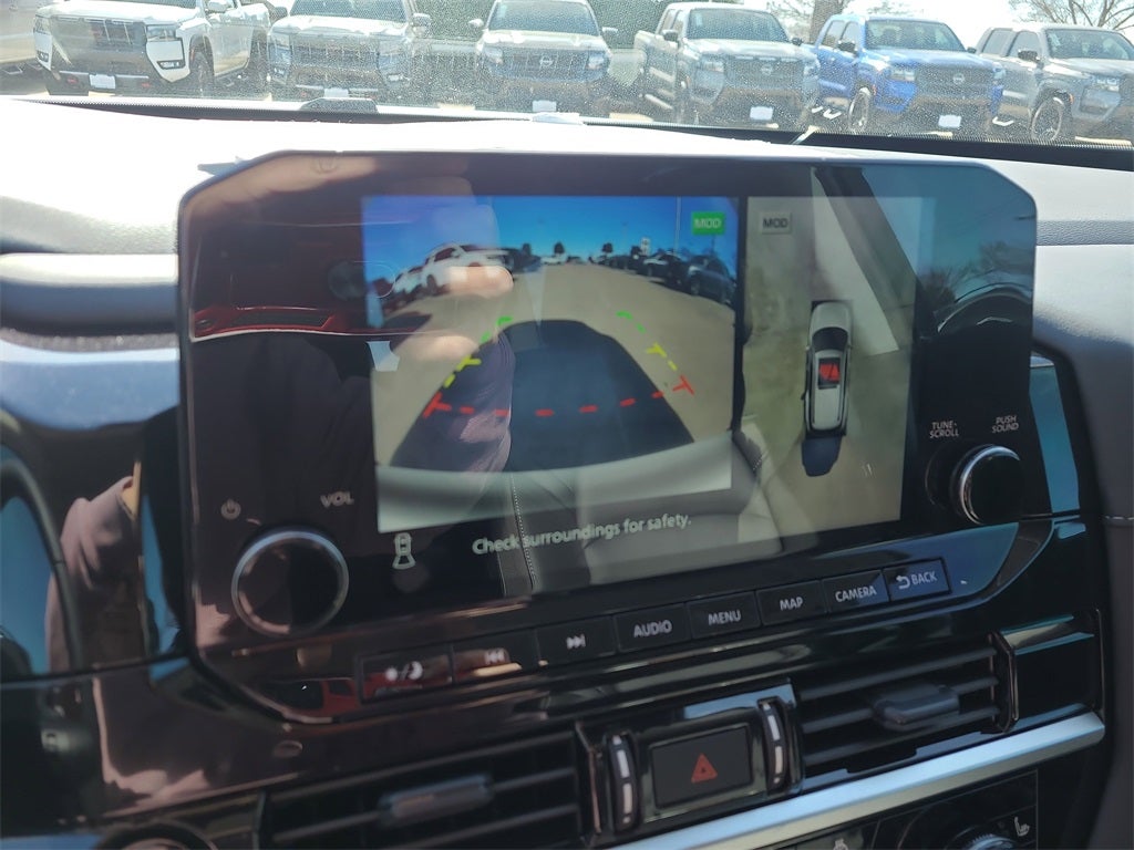 2025 Nissan Pathfinder SL