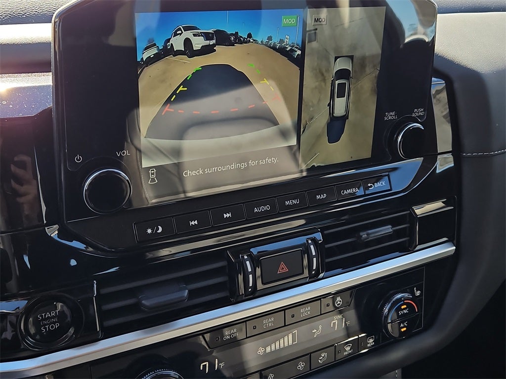 2025 Nissan Pathfinder SL