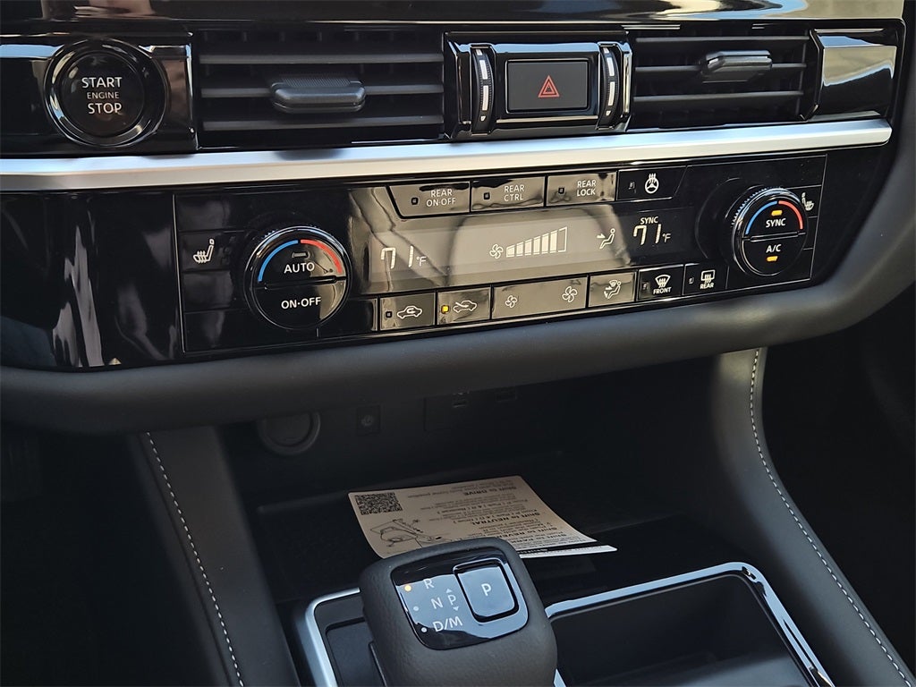 2025 Nissan Pathfinder SL