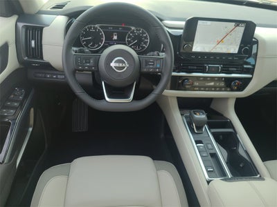 2025 Nissan Pathfinder SL