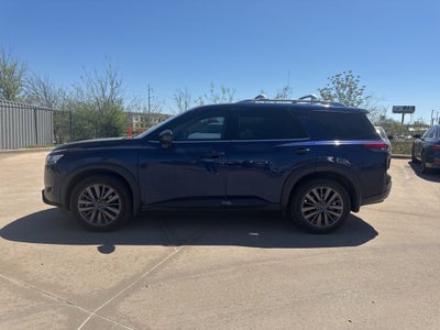 2022 Nissan Pathfinder SL