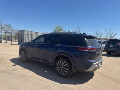 2022 Nissan Pathfinder SL