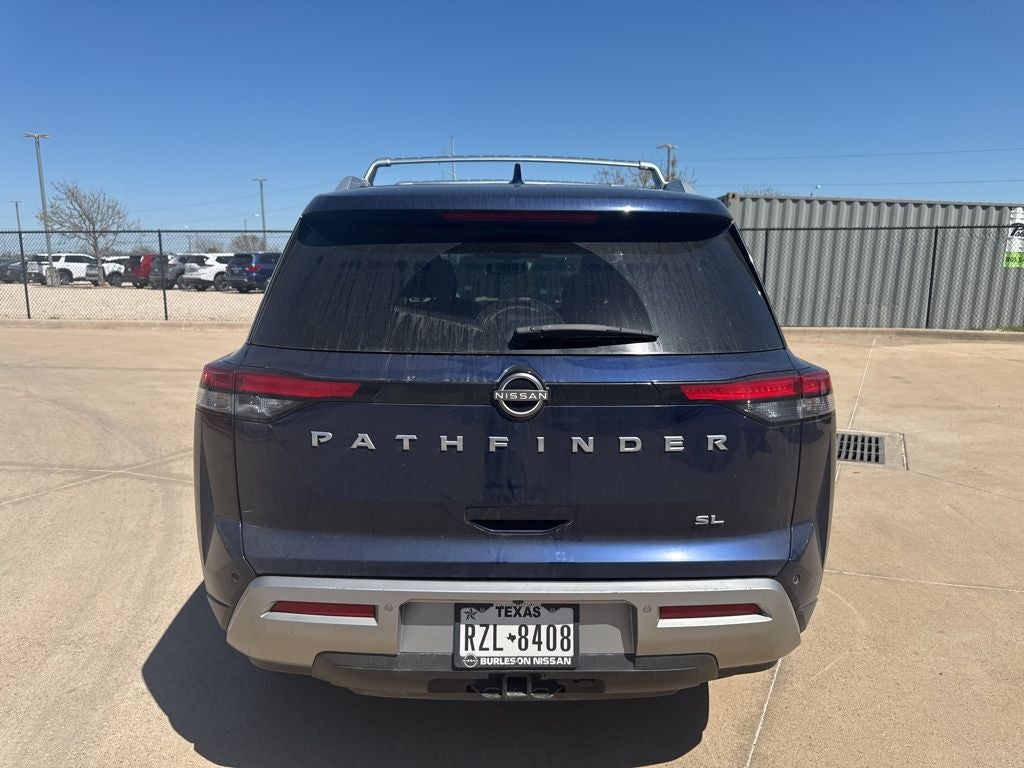 2022 Nissan Pathfinder SL
