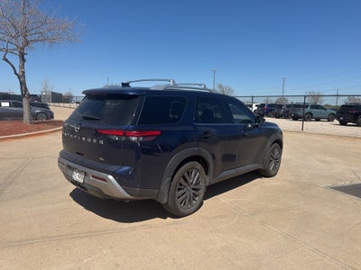 2022 Nissan Pathfinder SL